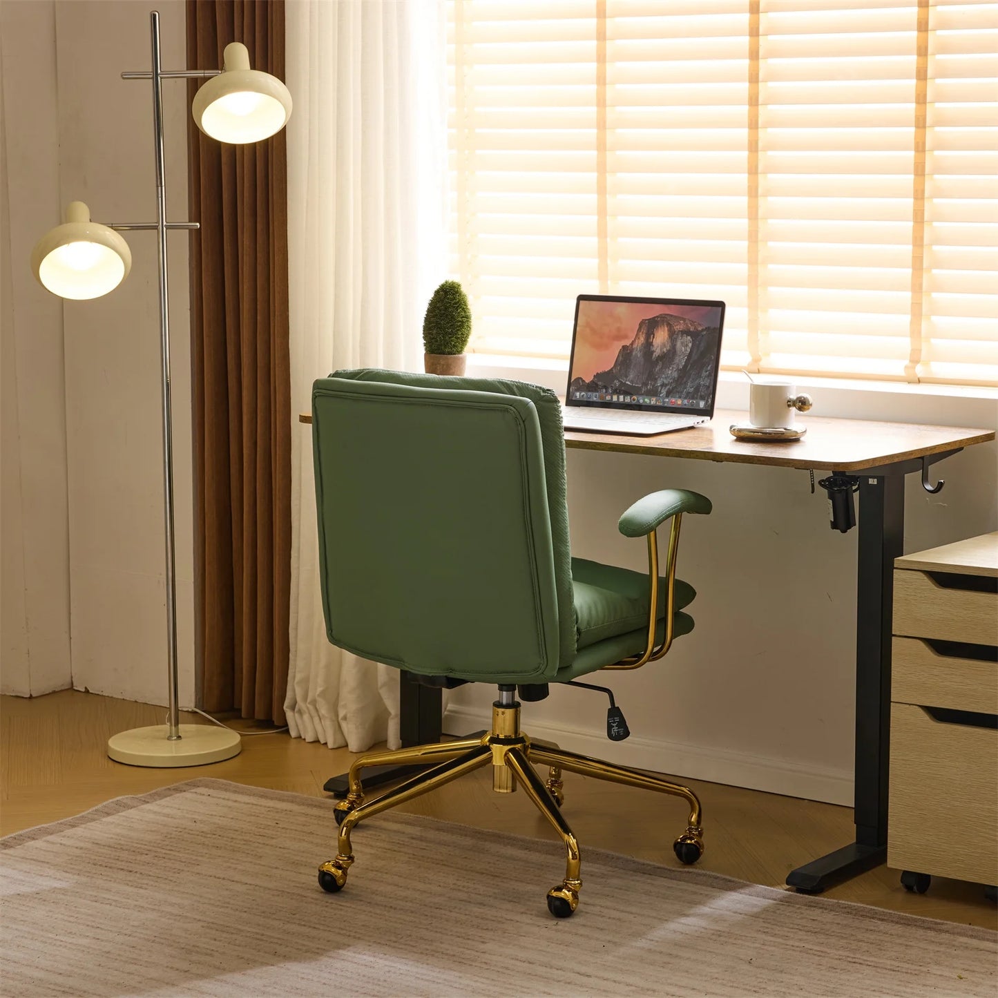 Silla de Oficina Ktaxon Ergonómica de Respaldo Alto en Piel Sintética – Ajustable, Giratoria y con Descansabrazos Acolchados