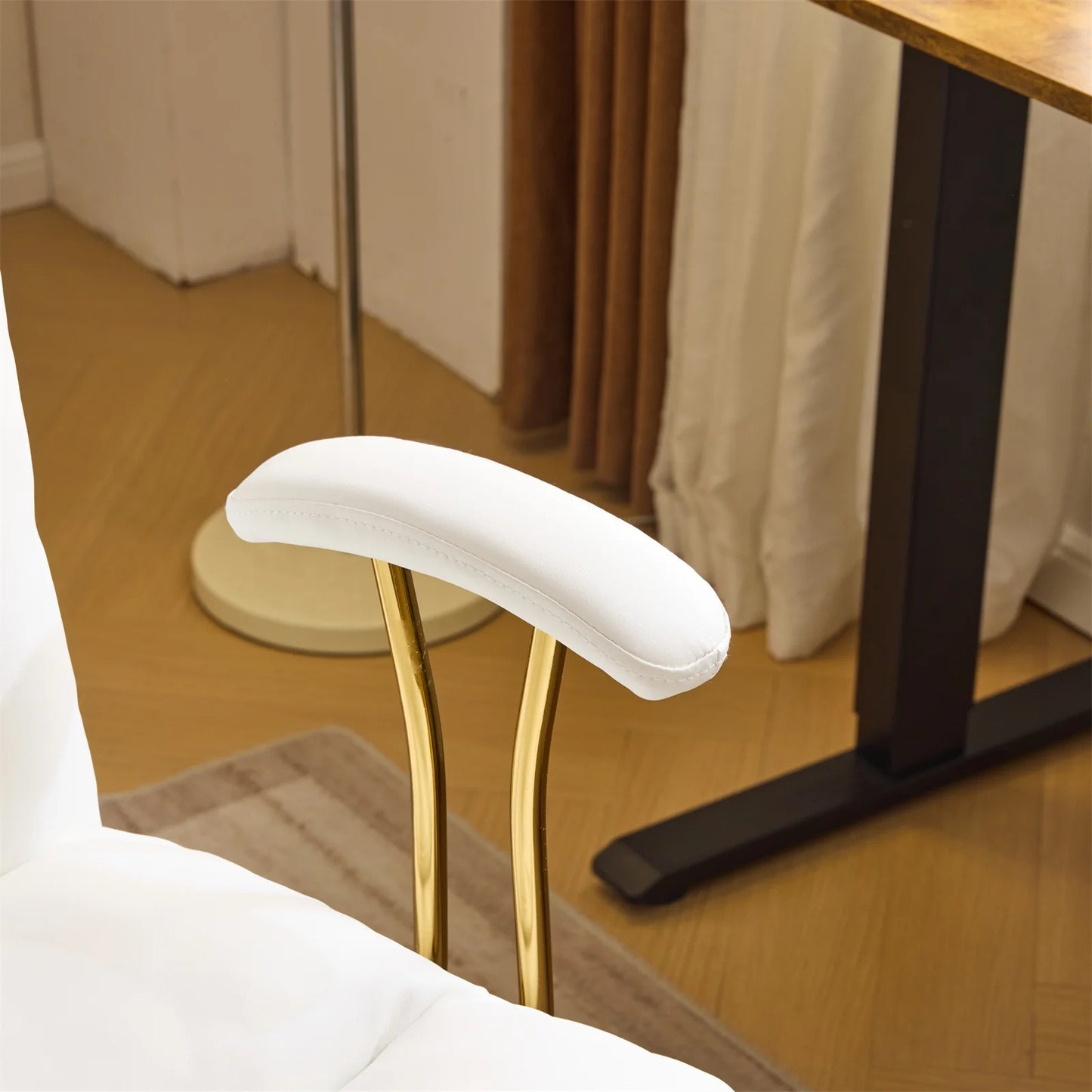 Silla de Oficina Ktaxon Ergonómica de Respaldo Alto en Piel Sintética – Ajustable, Giratoria y con Descansabrazos Acolchados