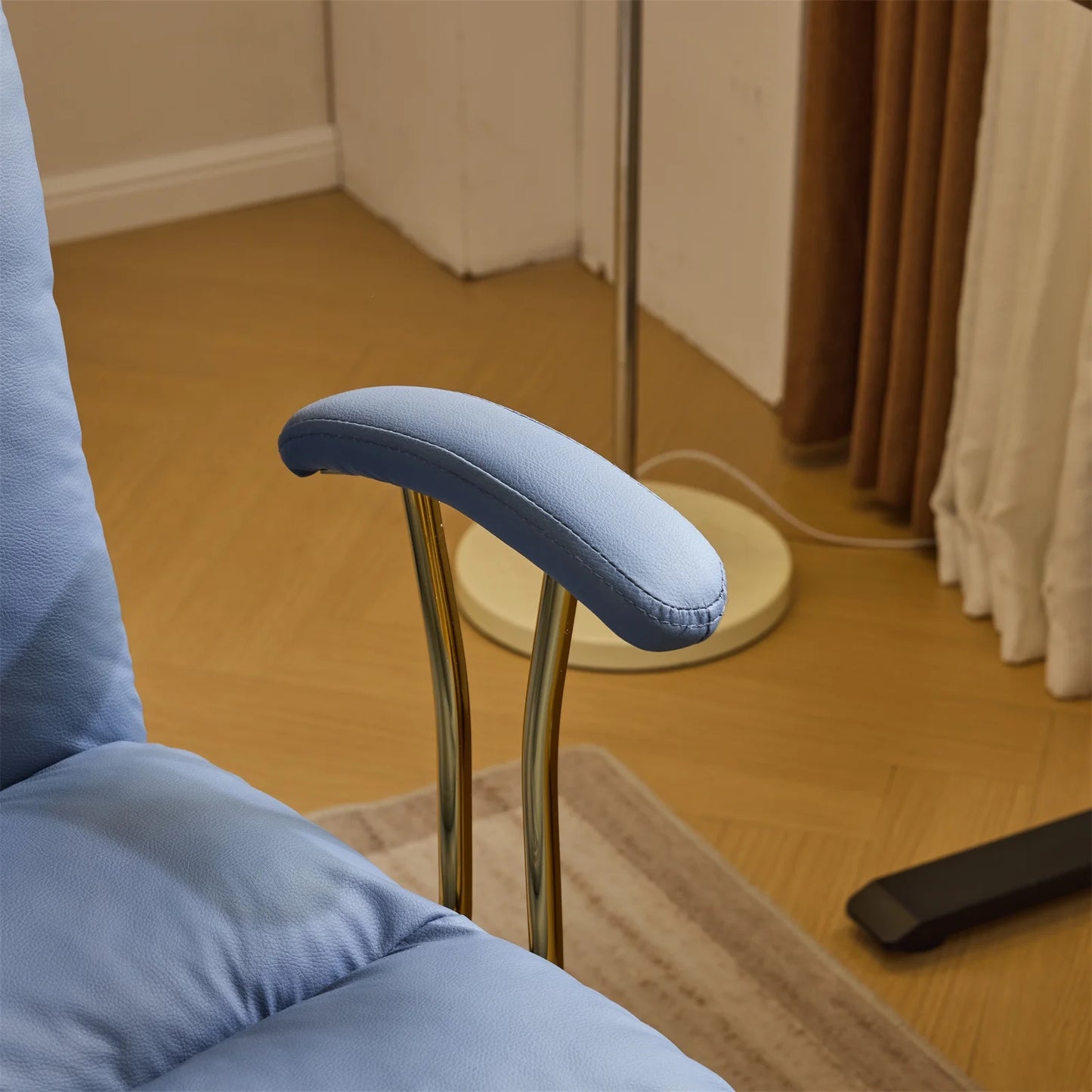 Silla de Oficina Ktaxon Ergonómica de Respaldo Alto en Piel Sintética – Ajustable, Giratoria y con Descansabrazos Acolchados